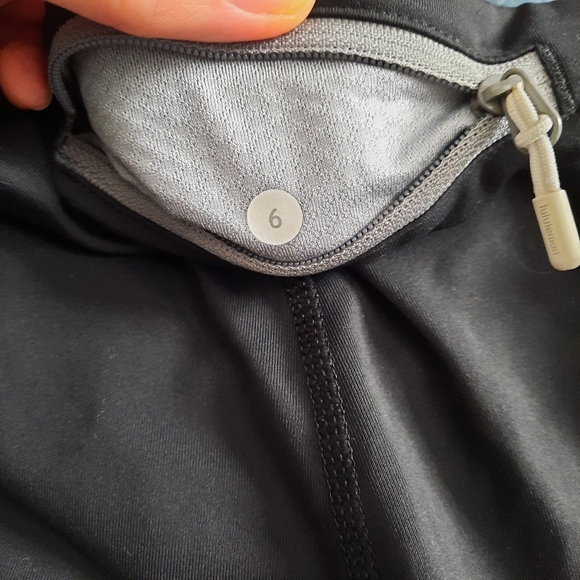 Lululemon | Crop leggings with ruffle detail - Picture 6 of 7